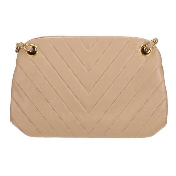 Chanel Black V Chain Bag Shoulder Chevron Stitch - Picture 1 of 9